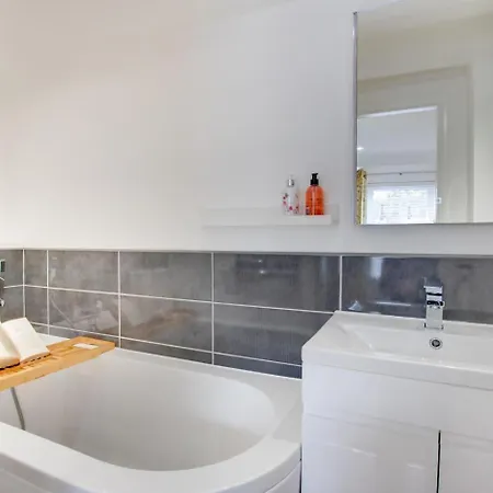 2 Bed In Oc-gl129 *